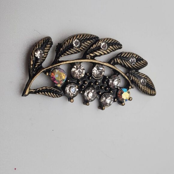 Aurora borealis crystal feathered wind pendant - Picture 1 of 2